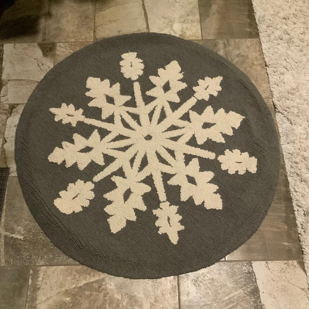 Garnet Hill Grey Ivory Wool Hooked Rug Snowflake Alpine Home Decor Perfect Cabin